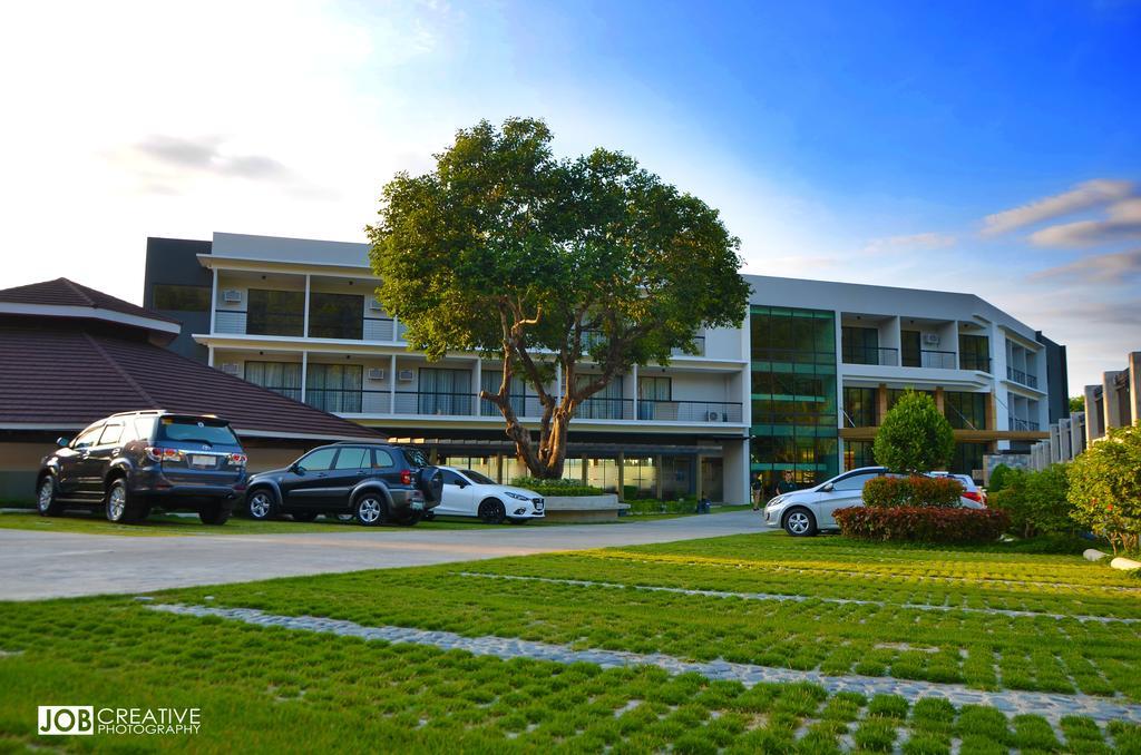 Rivermount Hotel And Resort Sarrat Kültér fotó