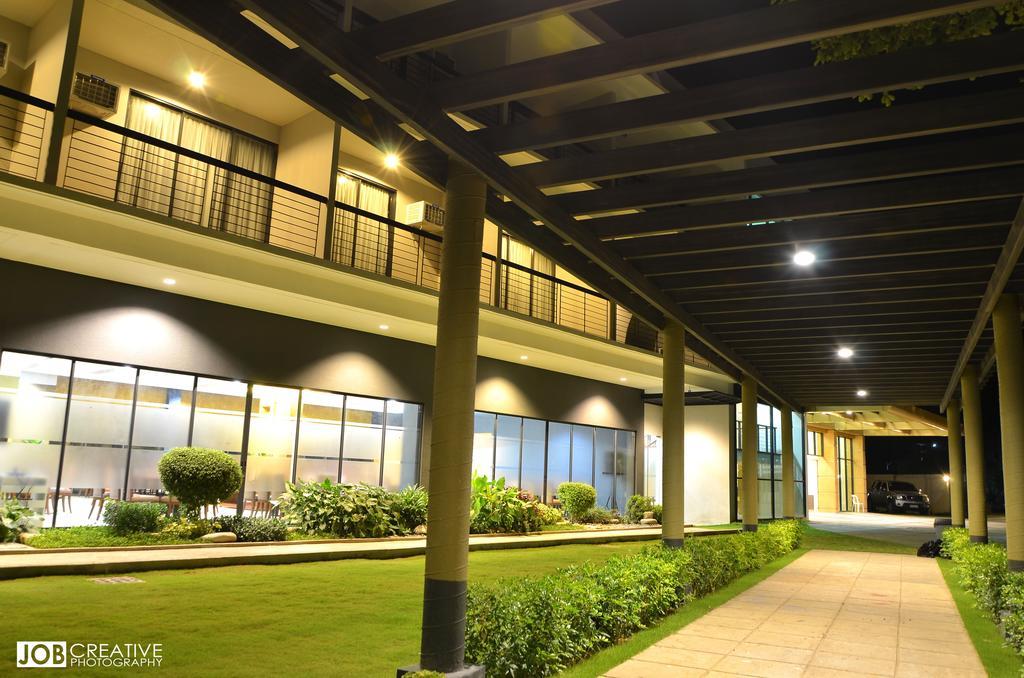 Rivermount Hotel And Resort Sarrat Kültér fotó